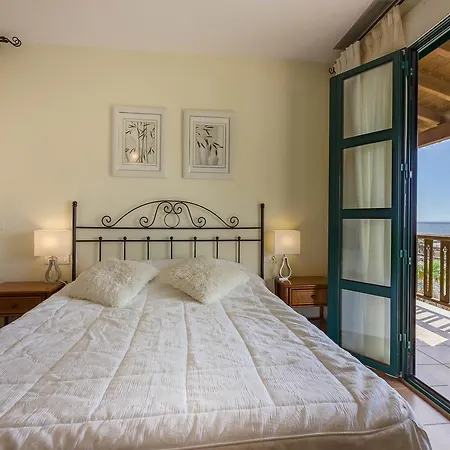 Villa Okeanos Front Line San Blas